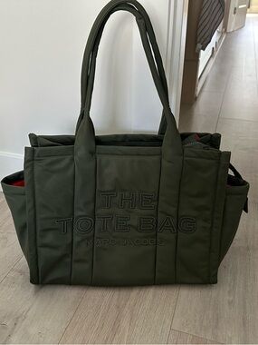 Marc Jacobs THE PUFFY NYLON LARGE TOTE BAG